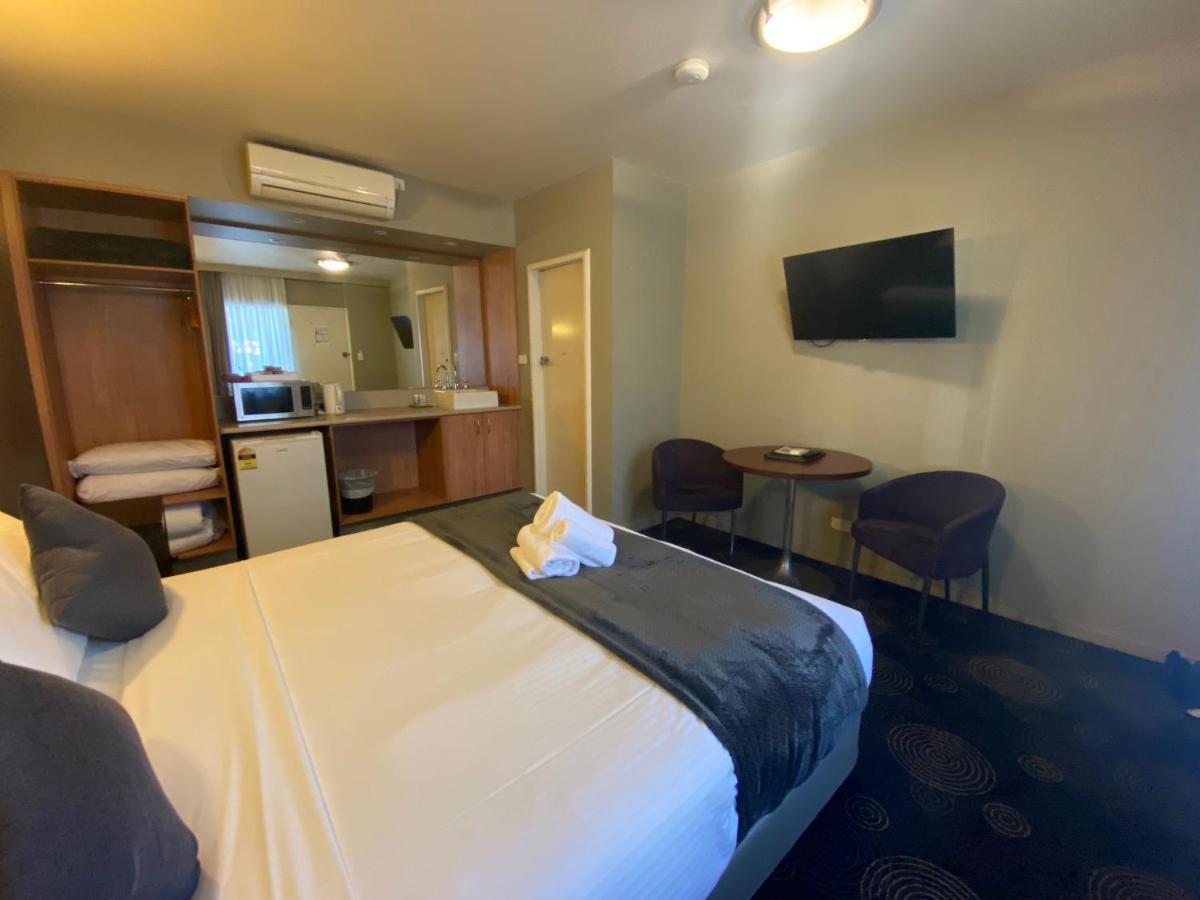 גולבורן The Astor Hotel Motel מראה חיצוני תמונה