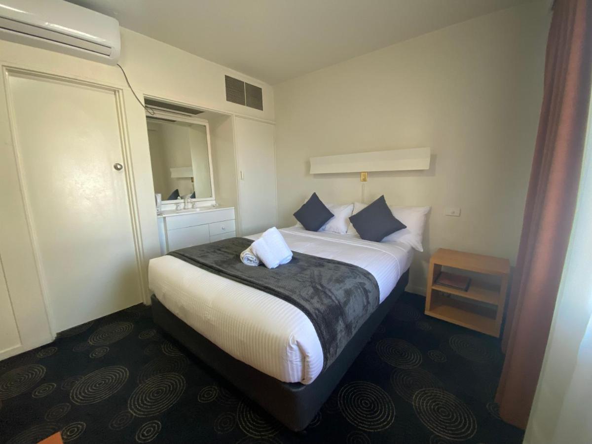 גולבורן The Astor Hotel Motel מראה חיצוני תמונה