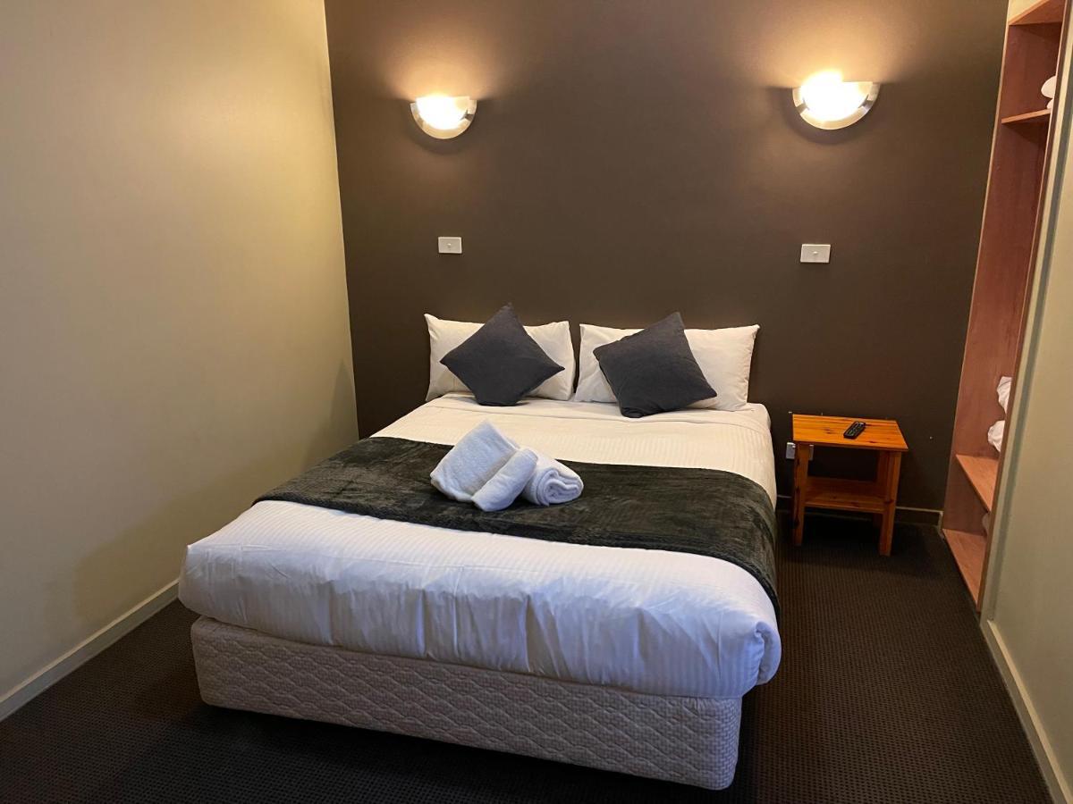 גולבורן The Astor Hotel Motel מראה חיצוני תמונה